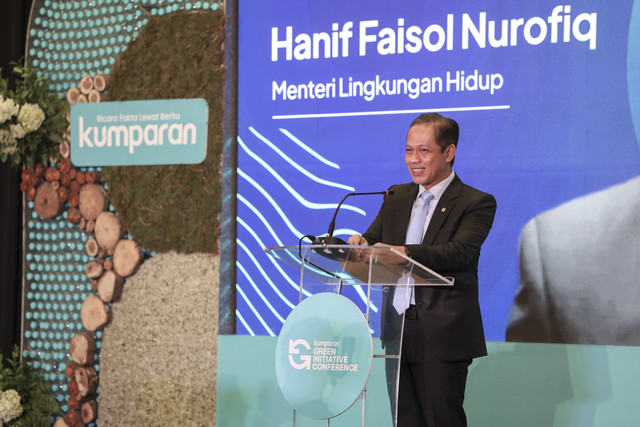 Menteri Lingkungan Hidup Hanif Faisol Nurofiq menyampaikan sambutan dalam kumparan Green Initiative Conference 2025 di Hotel Borobudur, Jakarta, Kamis (18/9/2025). Foto: Iqbal Firdaus/kumparan