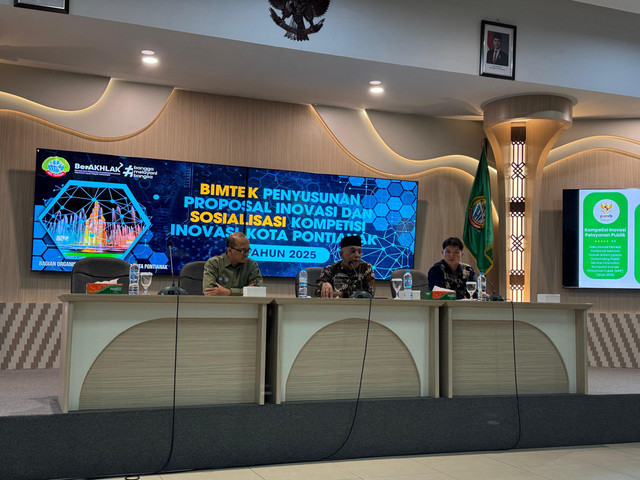 Sekretaris Daerah Kota Pontianak, Amirullah memberikan sambutan ketika membuka Kompetisi Inovasi Kota Pontianak 2025 di Aula Sultan Syarif Abdurrahman, Kantor Wali Kota Pontianak.