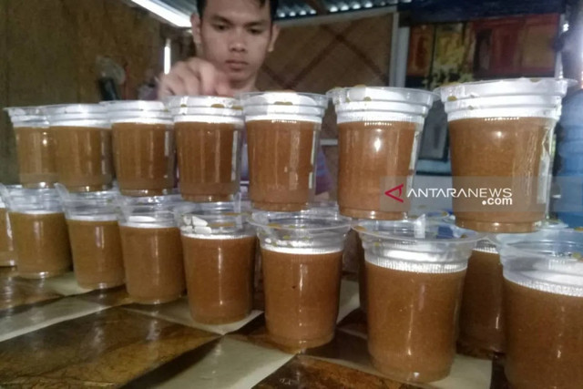 Bubur biji jewawut atau dalam bahasa lokal disebut sekoi yang dijual saat bulan puasa di Bengkulu. Foto: Helti Marini S/Antara