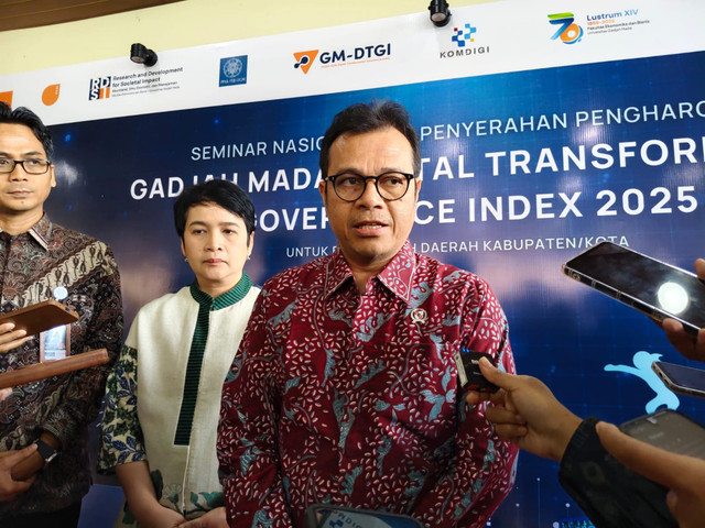 Wamen Komdigi Nezar Patria di Gedung Magister Manajemen UGM, Kamis (18/9/2025). Foto: Arfiansyah Panji Purnandaru/kumparan