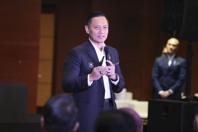 Menko Bidang Infrastruktur dan Pembangunan Kewilayahan Agus Harimurti Yudhoyono menyampaikan paparan dalam kumparan Green Initiative Conference 2025 di Hotel Borobudur, Jakarta, Kamis (18/9/2025). Foto: Iqbal Firdaus/kumparan