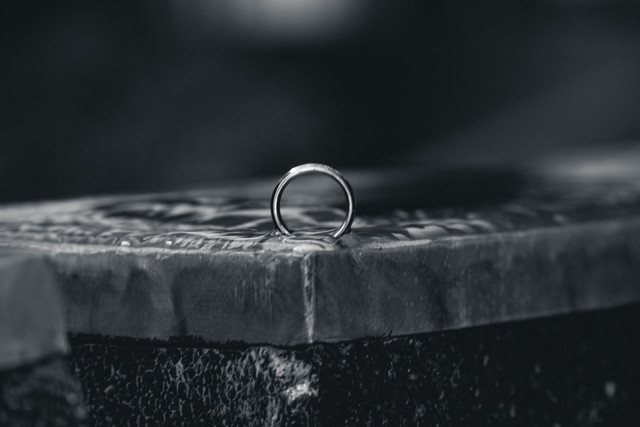 Ilustrasi harga cincin lycan - Sumber: unsplash.com/@rylanhill