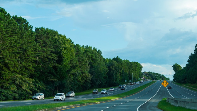 Ilustrasi rute Tol Jakarta Cikampek 2 Selatan. Foto: Unsplash.com/Koushalya Karthikeyan