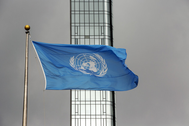 Bendera PBB. Foto: Ted Shaffrey/AP Photo