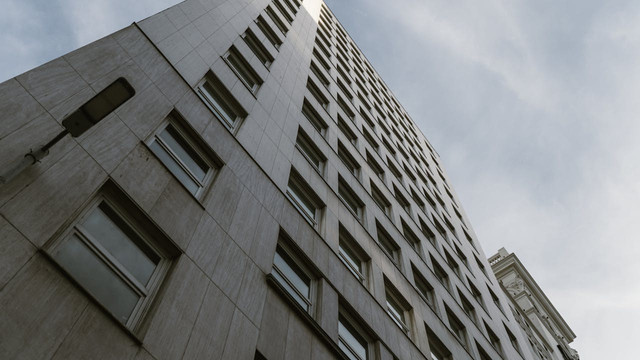 Ilustrasi gedung bertingkat. Foto: Pexels