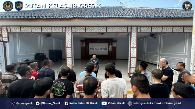 Ka. KPR Rutan Gresik Beri Arahan WBP Baru yang menjalani Mapenaling