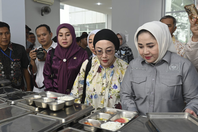 Anggota Komisi VIII DPR RI Selly Andriany Gantina saat kunjungan kerja ke Sekolah Rakyat Menengah Atas (SRMA) 33 Tangerang Selatan, Banten, Rabu (17/9/2025) Foto: Dok. DPR RI
