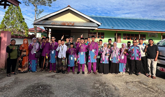 Kafilah asal Mempawah mengikuti MTQ tingkat Kalbar di Kapuas Hulu. Foto: Dok. Istimewa