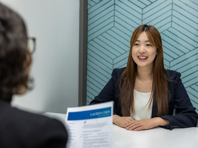 Ilustrasi sebutkan 10 sifat yang menonjol dalam diri Anda. Sumber: pexels.com/resumegenius.