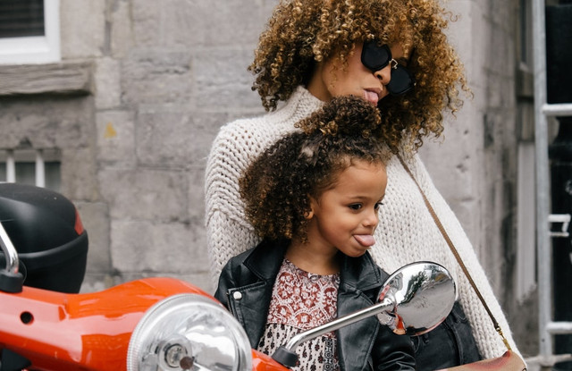 Ilustrasi Prompt Gemini AI Gabungkan Foto Masa Kecil dengan Sekarang                                   Sumber Unsplash/Sai De Silva