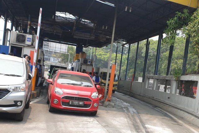 Ilustrasi pembatasan akses gerbang Tol Dalam Jakarta. Foto: Dok. Jasa Marga