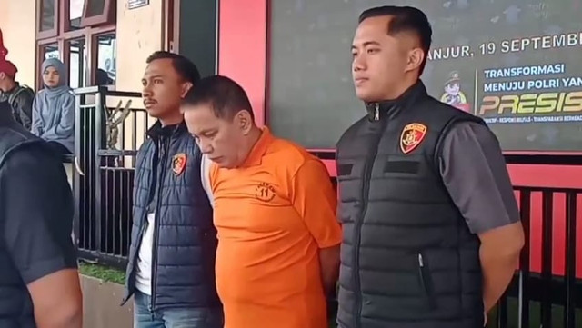 Polisi menangkap anggota BIN gadungan yang menipu perempuan dari aplikasi kencan. Foto: Dok. Istimewa