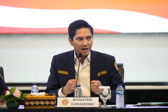 Ketua Umum Karang Taruna Budisatrio Djiwandono dalam Rapat Persiapan Kick Off Bulan Bakti Karang Taruna 2025. Foto: Dok. Kemensos