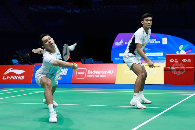 Fajar Alfian/Muhammad Shohibul Fikri saat bertanding di China Masters 2025. Foto: Dok PBSI