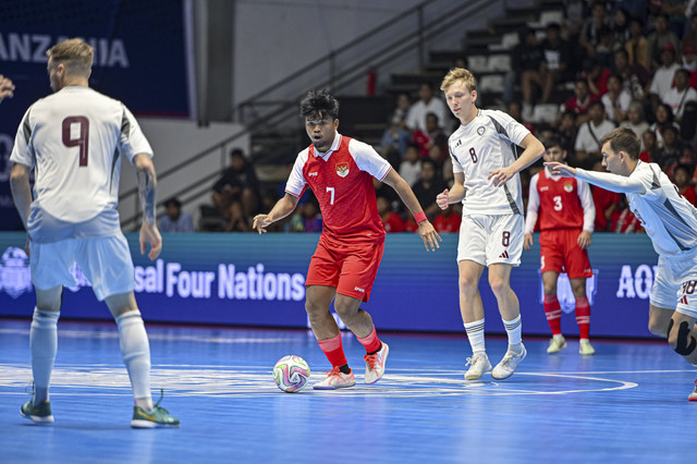 Pertandingan Timnas Futsal Indonesia melawan Timnas Futsal Latvia pada turnamen AQUA Futsal Four Nations Cup 2025 di GBK Basket Hall, Senayan, Jakarta, Minggu (21/9/2025). Foto: Abi Surya/kumparan