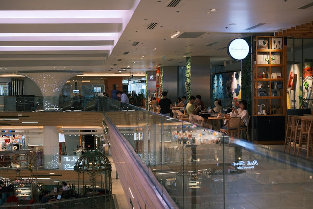 Food Court Kokas Lantai Berapa? Foto hanya sebagai ilustrasi saja, bukan gambar sebenarnya. Sumber: Unspalsh/Duc Van.