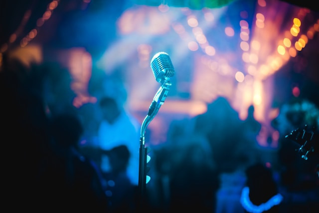 Line Up The Papandayan Jazz Festival 2025. Foto hanya ilustrasi, bukan tempar sebenarnya. Sumber: Unsplash/Bruno Cervera