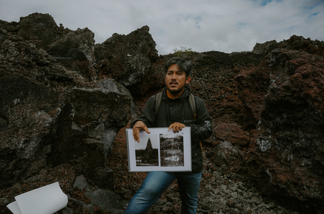 Kegiatan geowisata di kawasan aliran lava Gunung Batur tahun 1963 atau dikenal sebagai Black Lava (Photo oleh Dewa Ode)