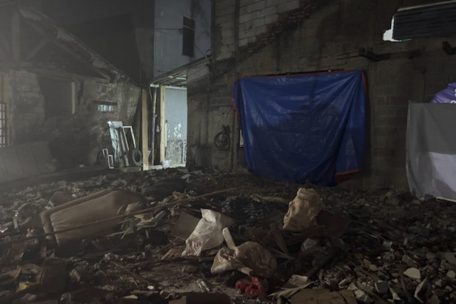 Kondisi terkini rumah para korban ledakan di Jalan Talas 2, Kelurahan Pondok Cabe, Kecamatan Pamulang, Kota Tangerang Selatan, MInggu (21/9/2025). Foto: Amira Nada Fauziyyah