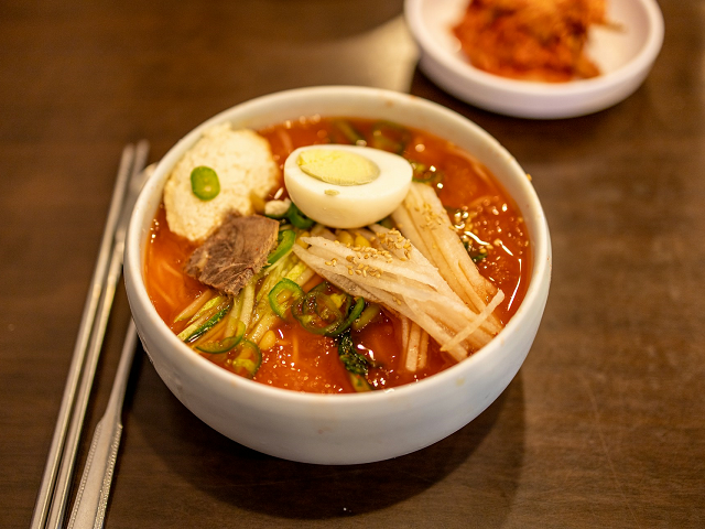 Ilustrasi 10 mie instan terpedas di dunia. Sumber: unsplash.com/ChoiSungwoo.