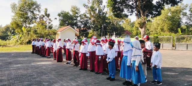 Sumber Foto : Dok. pribadi. ( Siswa-siswi SDI Al-Fahmiyah)