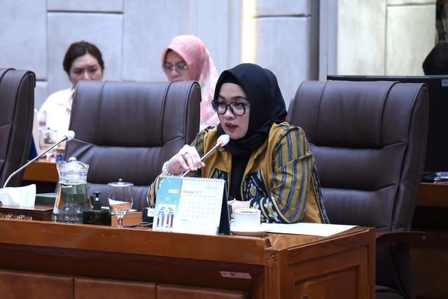 Wakil Ketua Komisi IX DPR RI Putih Sari dalam audiensi dengan GKIA, CISDI dan JPPI terkait penyampaian pandangan serta Rekomendasi terhadap Program Makan Bergizi Gratis di Gedung Nusantara II, Senayan, Jakarta, Senin (22/9/2025). Foto: DPR RI