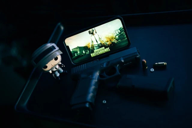 Ilustrasi HP untuk game PUBG 5 jutaan. Foto: Unsplash.com/Kadyn Pierce