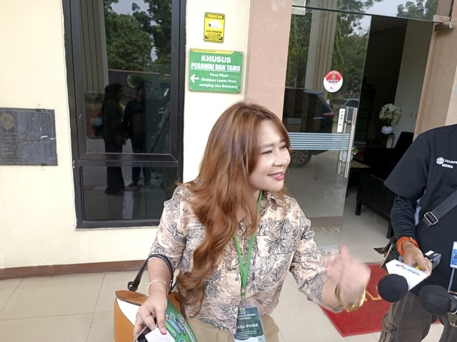 Chikita Meidy dalam lanjutan sidang cerainya di PA Tigaraksa, Selasa (23/9/2025). Foto: Giovanni/kumparan