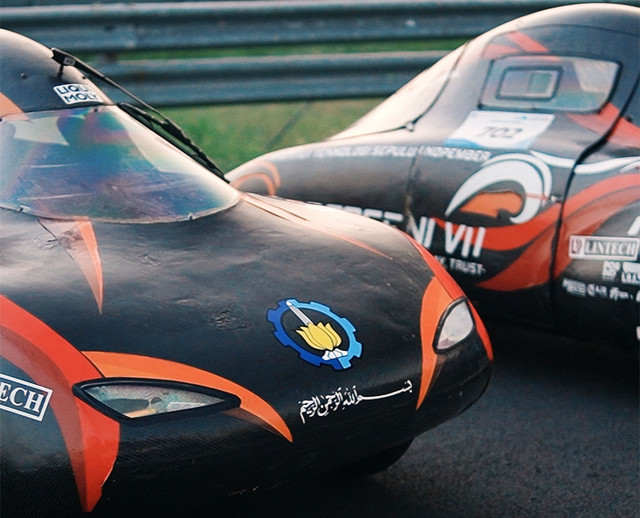 Uji kelayakan mobil ITS di Sirkuit GBT. Foto: Humas ITS