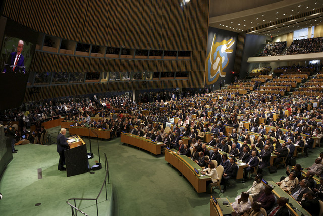Presiden AS Donald Trump berpidato di Sidang Umum Perserikatan Bangsa-Bangsa ke-80 di markas besar PBB di New York, AS, Selasa (23/9/2025). Foto: Jeenah Moon/REUTERS