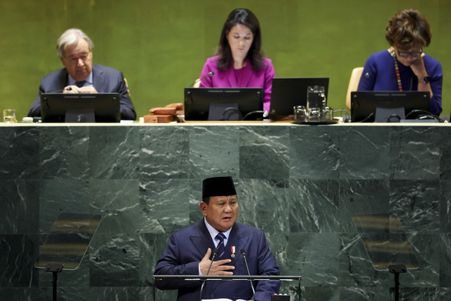 Presiden Indonesia Prabowo Subianto berpidato di Sidang Umum Perserikatan Bangsa-Bangsa ke-80 di Markas Besar PBB di New York, AS, Selasa (23/9/2025). Foto: Mike Segar/REUTERS