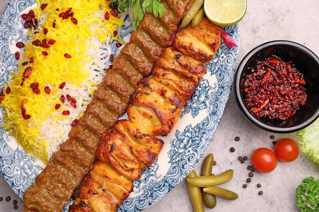 3 nasi mandhi enak di Condet. Foto hanya ilustrasi bukan sebenarnya. Sumber foto: Pexels/Shameel mukkath