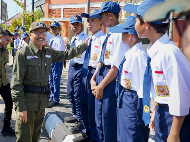 Mensos Saifullah Yusuf (Gus Ipul) buka pelatihan pengasuhan Sekolah Rakyat untuk Wali Asuh dan Wali Asrama di Banjarmasin, Kalimantan Selatan, Selasa (23/9/2025). Foto: Dok. Kemensos