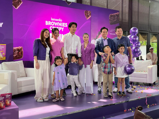 Konferensi pers Family Happy Day Lemonilo Brownies Crispy bersama Nikita Willy dan keluarga. Foto: Nabilla Fatiara/kumparan