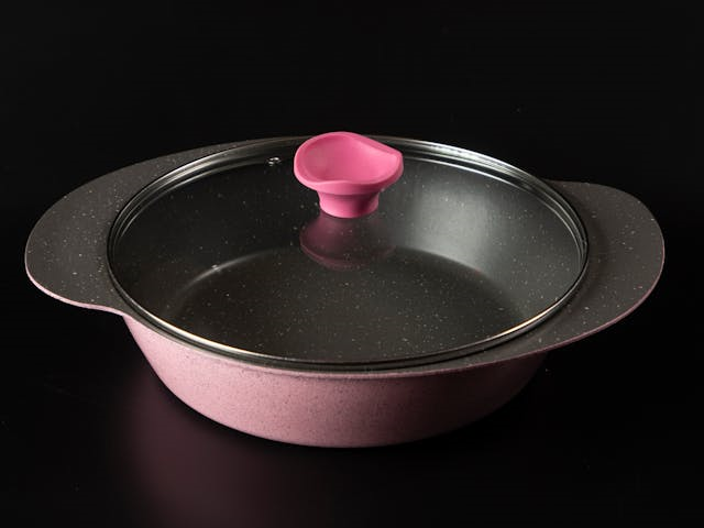 Ilustrasi teflon anti lengket keramik. Sumber: pexels.com/MohsenNaranjani.