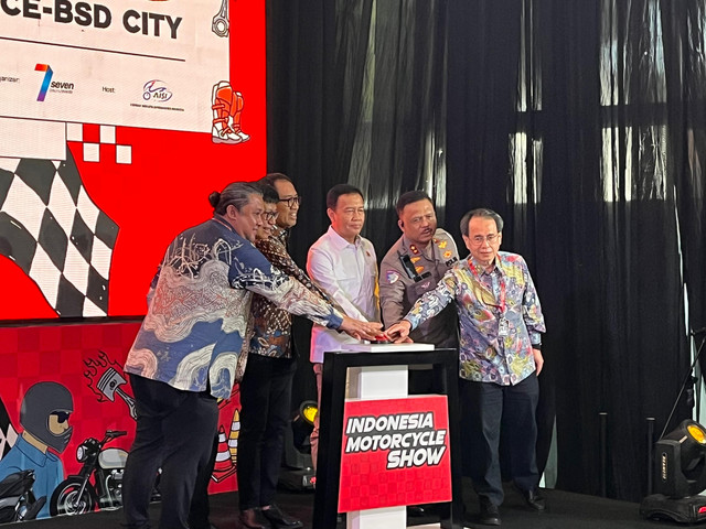 Pembukaan acara Indonesia Motorcycle Show (IMOS) 2025 di ICE BSD, Tangerang, Rabu (24/9/2025). Foto: Alvian Yoga Yulianto/kumparan