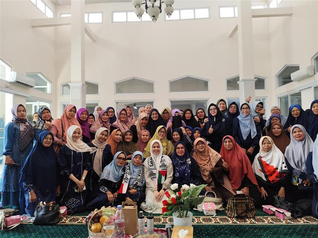 Kajian bertajuk "Love Talk dari Hati ke Hati" bersama Risty Tagor di Masjid Baitul Amanah (Sumber : DT PedulI)