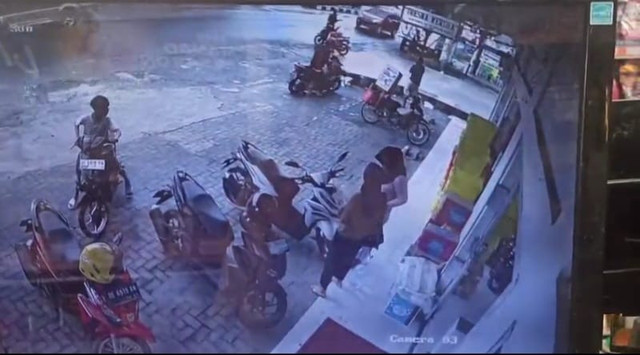 Pantauan CCTV korban penggelapan. | Foto : Istimewa