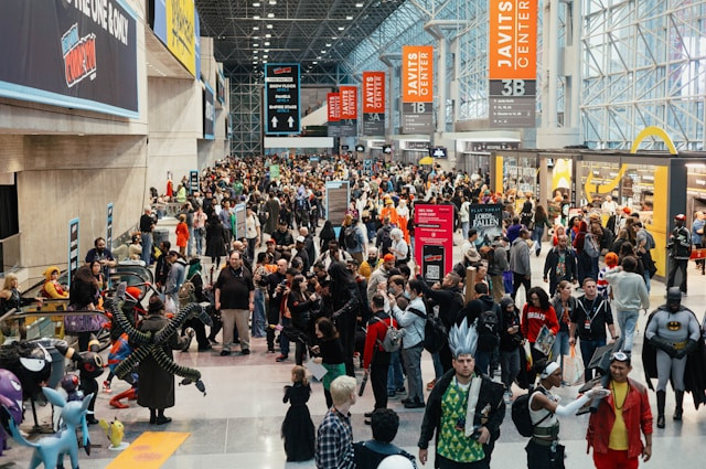 comifuro 21, Photo by Connor Gan on Unsplash