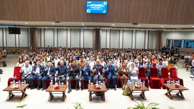 College of Health Sciences Universitas Pelita Harapan (UPH) menggelar Health Sciences National Conference 2025 pada 18 September 2025 di Auditorium Fakultas Kedokteran UPH, Lippo Village, Karawaci. Mengusung tema “Future of AI and Bioinformatics: Driving Excellence in Indonesian Healthcare."