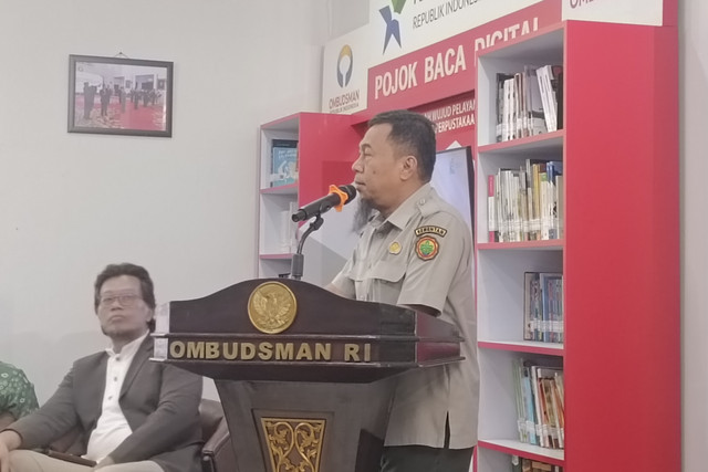 Hal ini disampaikan Kapoksi Pengawasan Pupuk Direktorat Jenderal Prasarana dan Sarana Pertanian Kementan, Henry Y Rahman, saat diskusi publik di Gedung Ombudsman RI, Jakarta, Kamis (25/9/2025). Foto: Muhammad Fhandra Hardiyon/kumparan