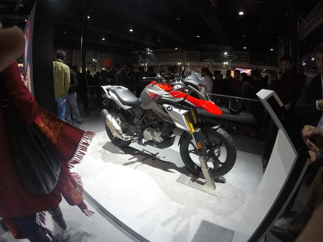 Harga tiket pameran motor IMOS 2025, foto hanya ilustrasi, bukan tempat sebenarnya: Unsplash/Kshitiz Narula