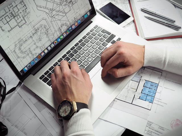 Ilustrasi laptop murah untuk arsitektur. Foto: energepic.com/Pexels