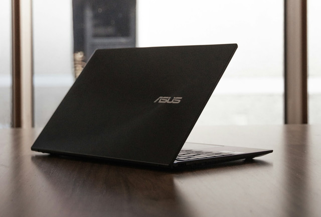 Ilustrasi laptop ASUS 3 jutaan. Foto: Unsplash