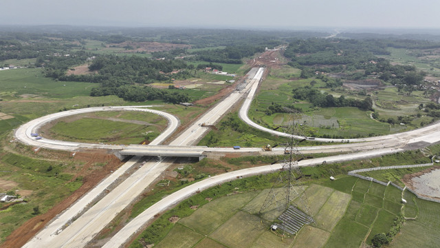 Waskita Karya garap tol Jakarta Cikampek II Selatan. Foto: Dok. Waskita Karya