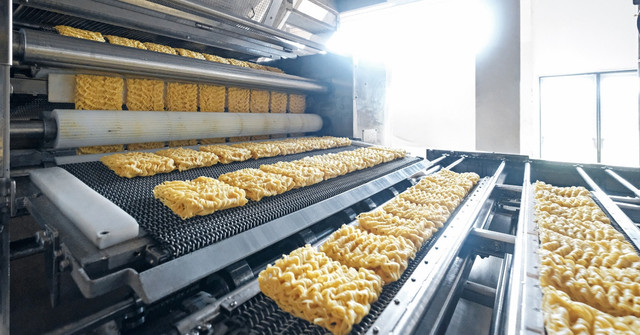 Proses produksi Mi Burung Dara. Foto: Dok. Mi Burung Dara