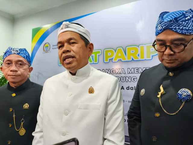 Gubernur Jabar Dedi Mulyadi usai rapat paripurna DPRD Kota Bandung dalam memperingati hari jadi ke-215 Kota Bandung, Kamis (25/9/2025). Foto: Linda Lestari/kumparan