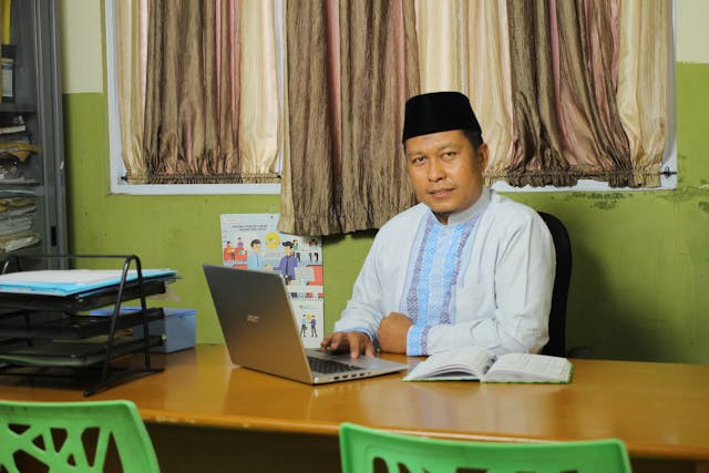 ilustrasi soal dan kunci jawaban Sulingjar SD 2025 Paket B untuk Kepala Sekolah - foto:pexels/Junior Developer