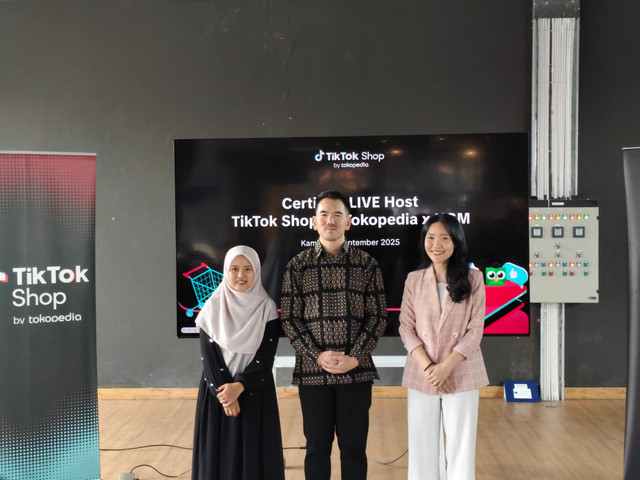 TikTok Shop by Tokopedia berkolaborasi dengan GIK UGM Gelanggang Inovasi dan Kreativitas Universitas Gadjah Mada menggelar Certified LIVE Host TikTok Shop by Tokopedia x UGM di GIK UGM, Kamis (25/9/2025). Foto: Arfiansyah Panji Purnandaru/kumparan