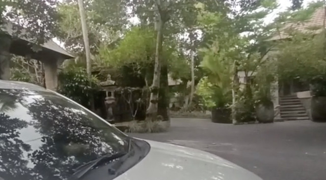 Suasana parkiran hotel di Ubud, Bali, saat gempa Banyuwangi melanda, Kamis (25/9/2025). Dok: kumparan